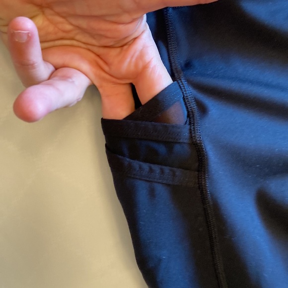 Fabletics black leggings XS pockets - Picture 2 of 7